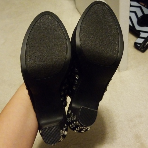 Cute slingback block heels! - Picture 5 of 5